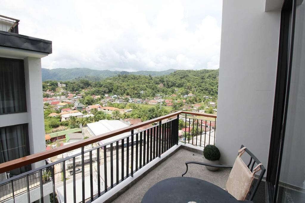 Beautiful Penthouse Apartment With Mountain Views Kamala Beach Buitenkant foto